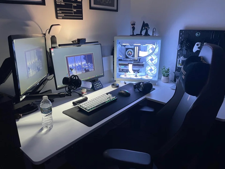 Gaming streaming and work setup combined! by The Admin | CoolSetups